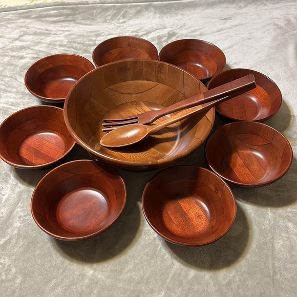 Wooden Salad Bowl Dinner Set—8 Serving Bowls & Large Fork & Spoon - Picture 2 of 10